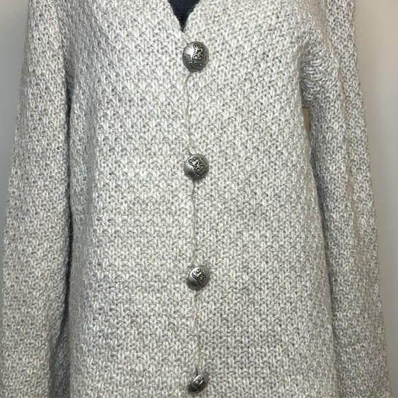 Josh & Nicol 100% Wool Oatmeal V-Neck Cardigan Women’s Size Small - Medium - Picture 3 of 11